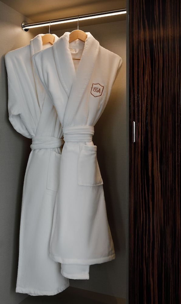 ISSA Resort Deluxe Double Room, Balcony 5