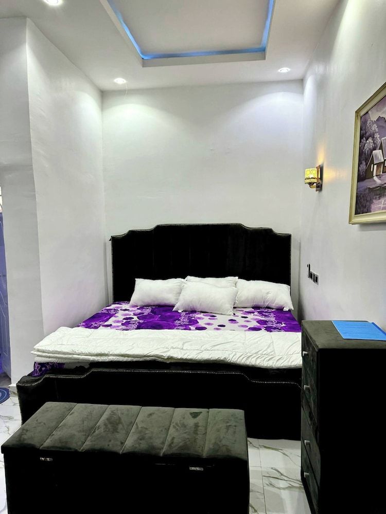 4-bedroom in Kubwa, Abuja House, 4 Bedrooms, Balcony 3