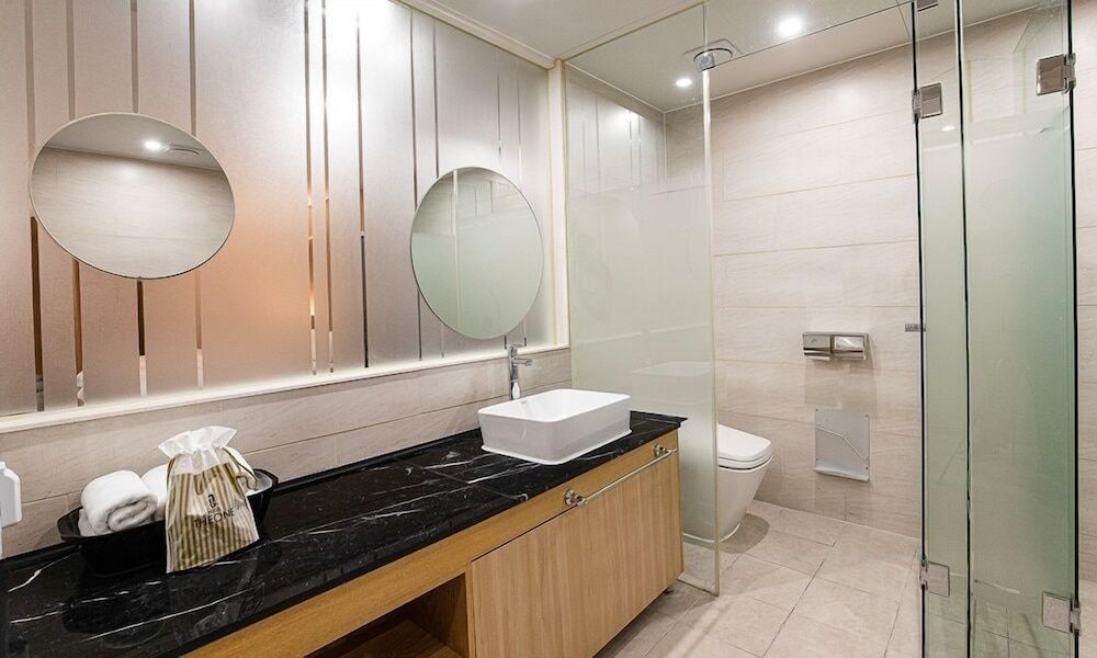 Incheon Airport Hotel The One Suite 12