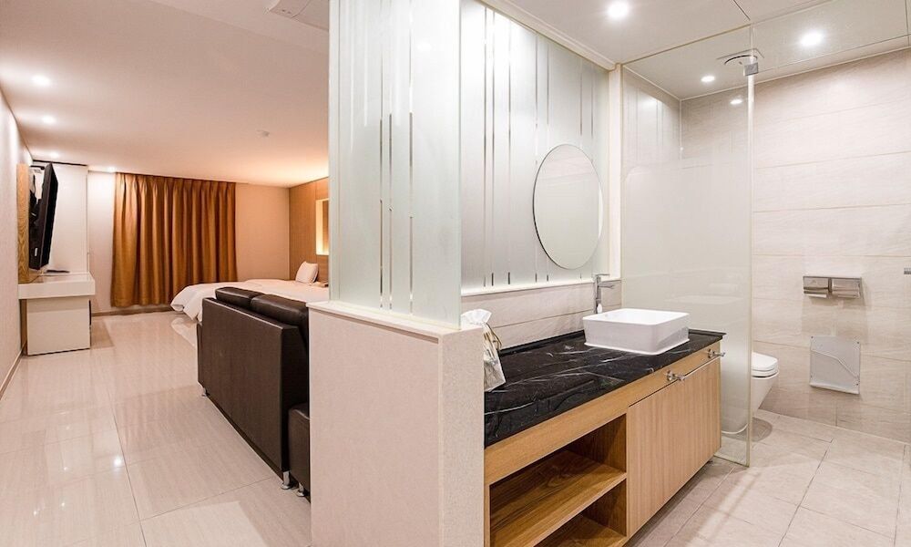 Incheon Airport Hotel The One Suite 14