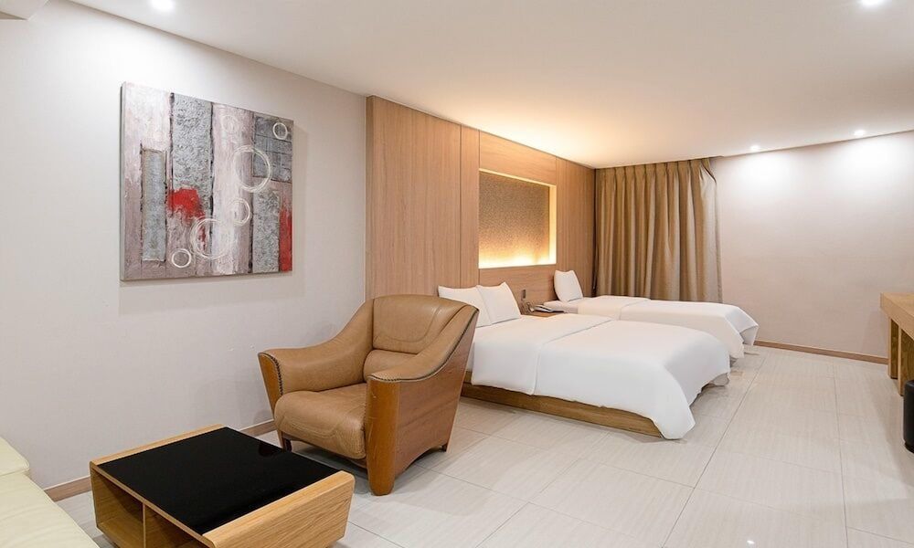 Incheon Airport Hotel The One Suite