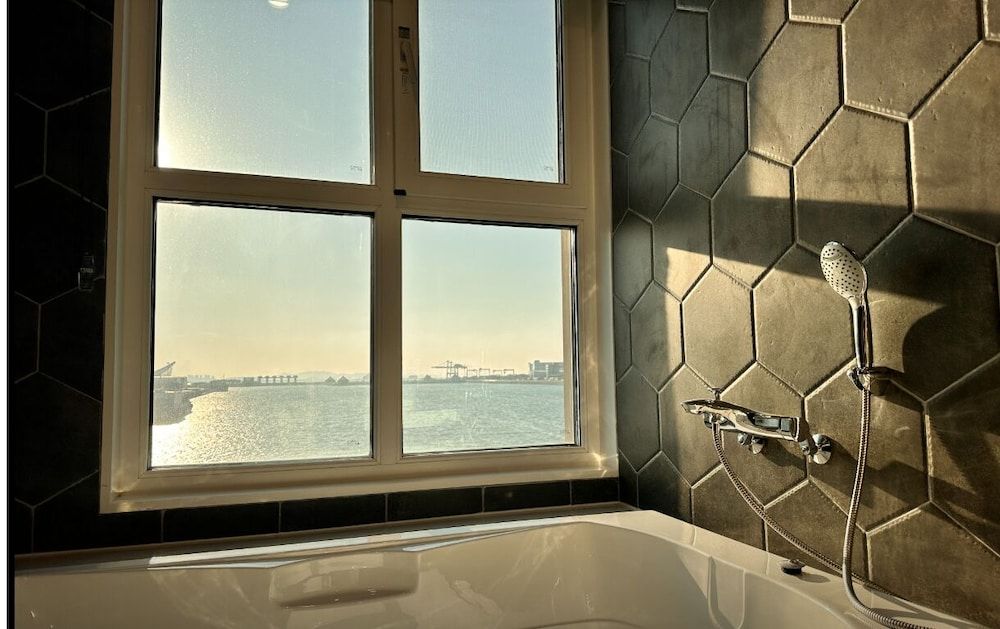 Restia Incheonbay Hotel Royal Suite, River View, 2 Free Parking 12