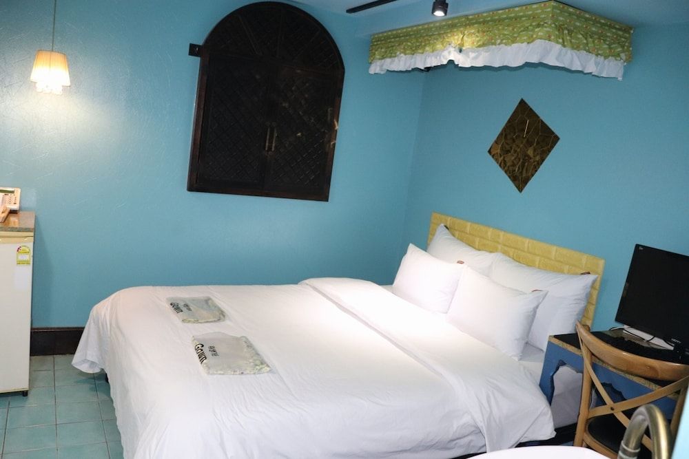 HOTEL MARIGOLD Standard Room 9