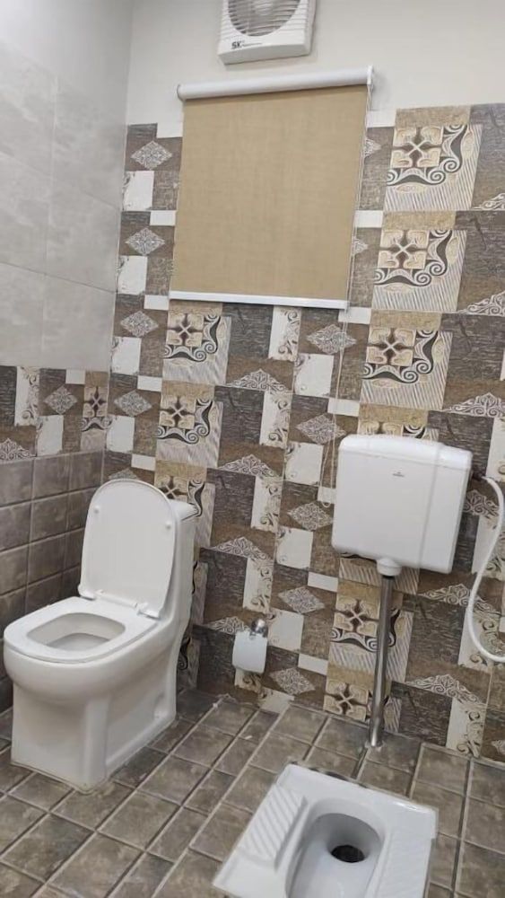 Hotel White Seasson managed by Zaheer Masih Luxury Quadruple Room 3