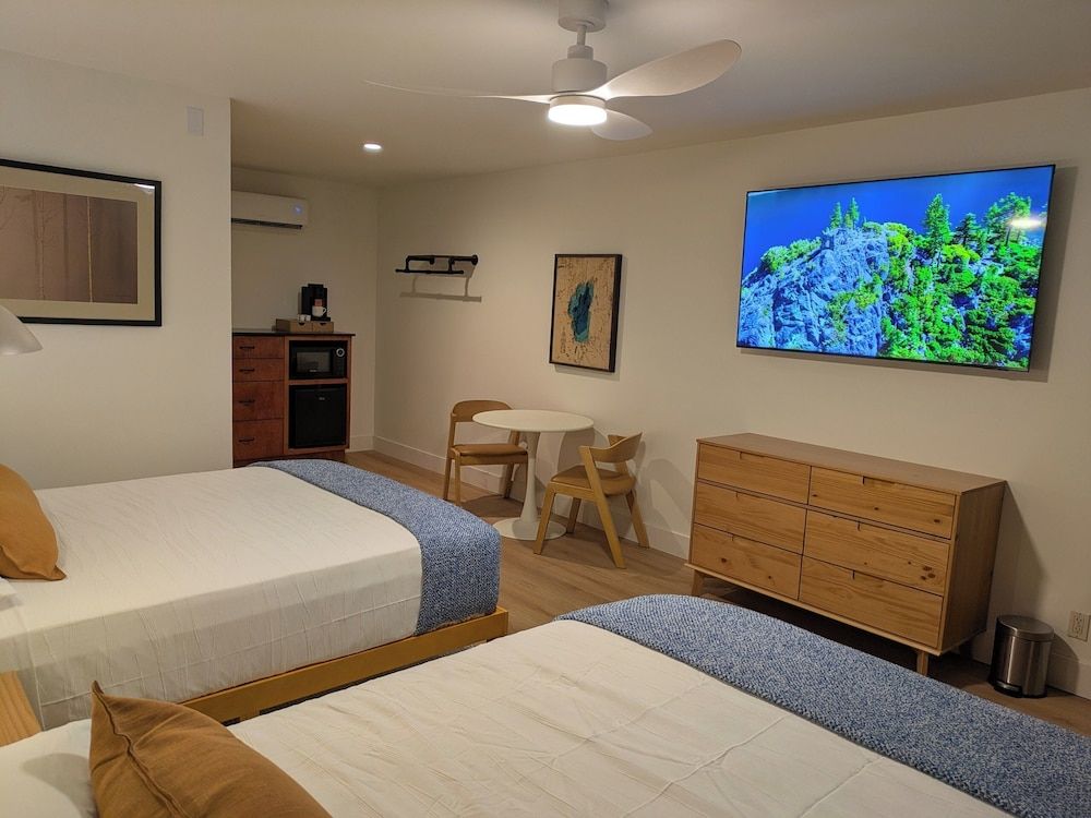 The Iceberg Tahoe Premier Double Room 4