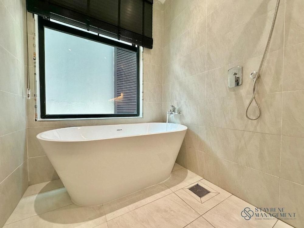 Suasana Residence Near CIQ Johor Bahru by Stayrene Deluxe Apartment, 3 Bedrooms, Balcony, City View 10