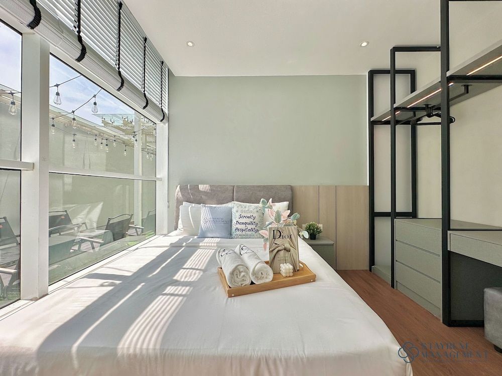 Suasana Residence Near CIQ Johor Bahru by Stayrene Deluxe Apartment, 3 Bedrooms, Balcony, City View 8