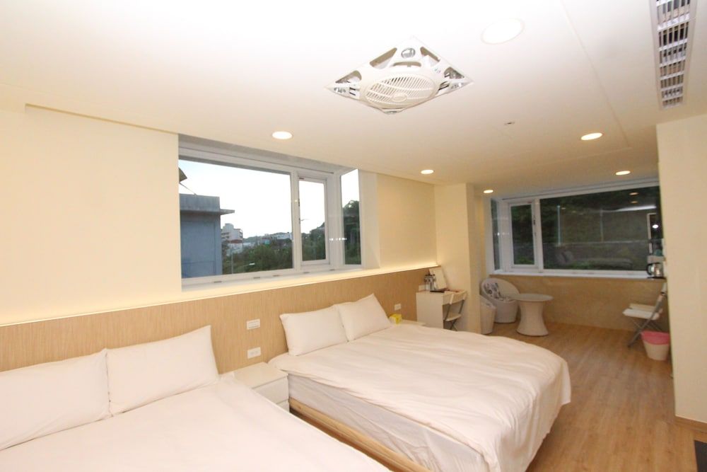 Ruifang Go Design Quadruple Room 8