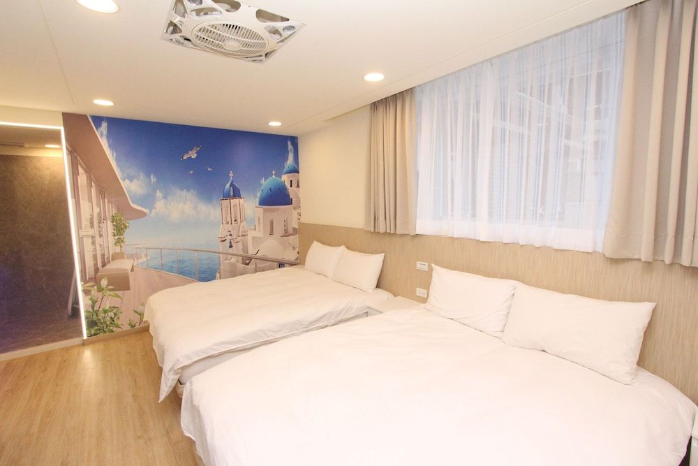 Ruifang Go Design Quadruple Room 6