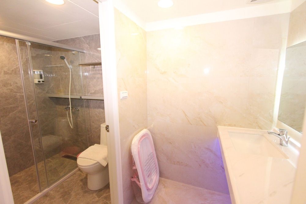 Ruifang Go Family Room 18