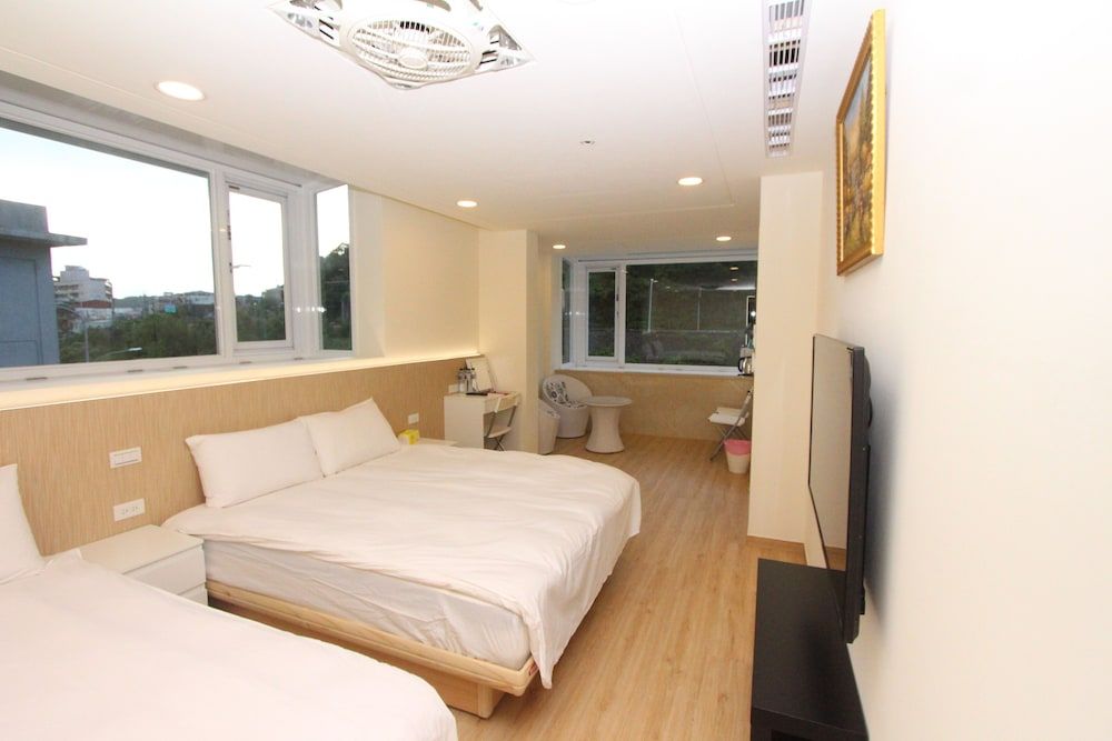 Ruifang Go Design Quadruple Room 2