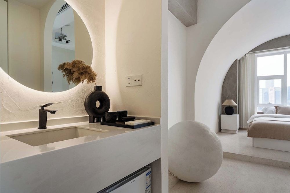 GUYU HOTEL Standard Double Room, City View 9