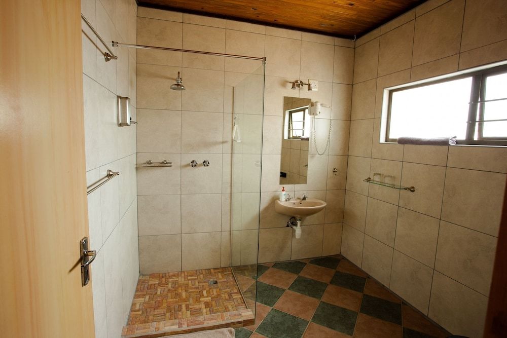 Sandcastle Apartments cc Apartment, 1 Bedroom (Zebra) 6