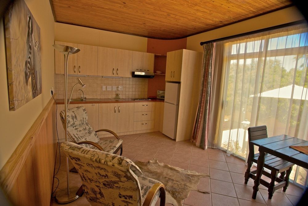 Sandcastle Apartments cc Apartment, 1 Bedroom (Zebra) 9