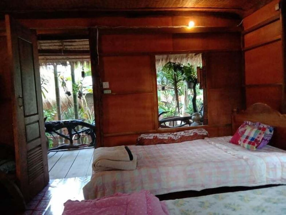 Kakrona Pouk Homestay Deluxe Bungalow 3