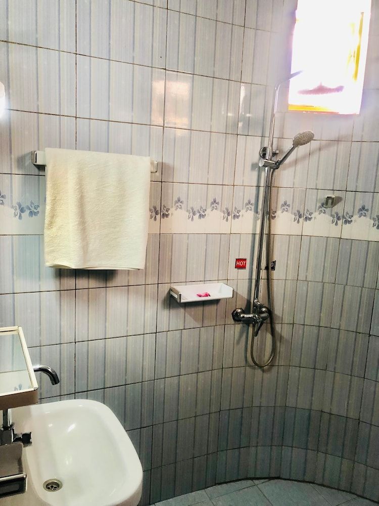 Amariah Villa Economy Double Room Single Use, Balcony, Canal View 3