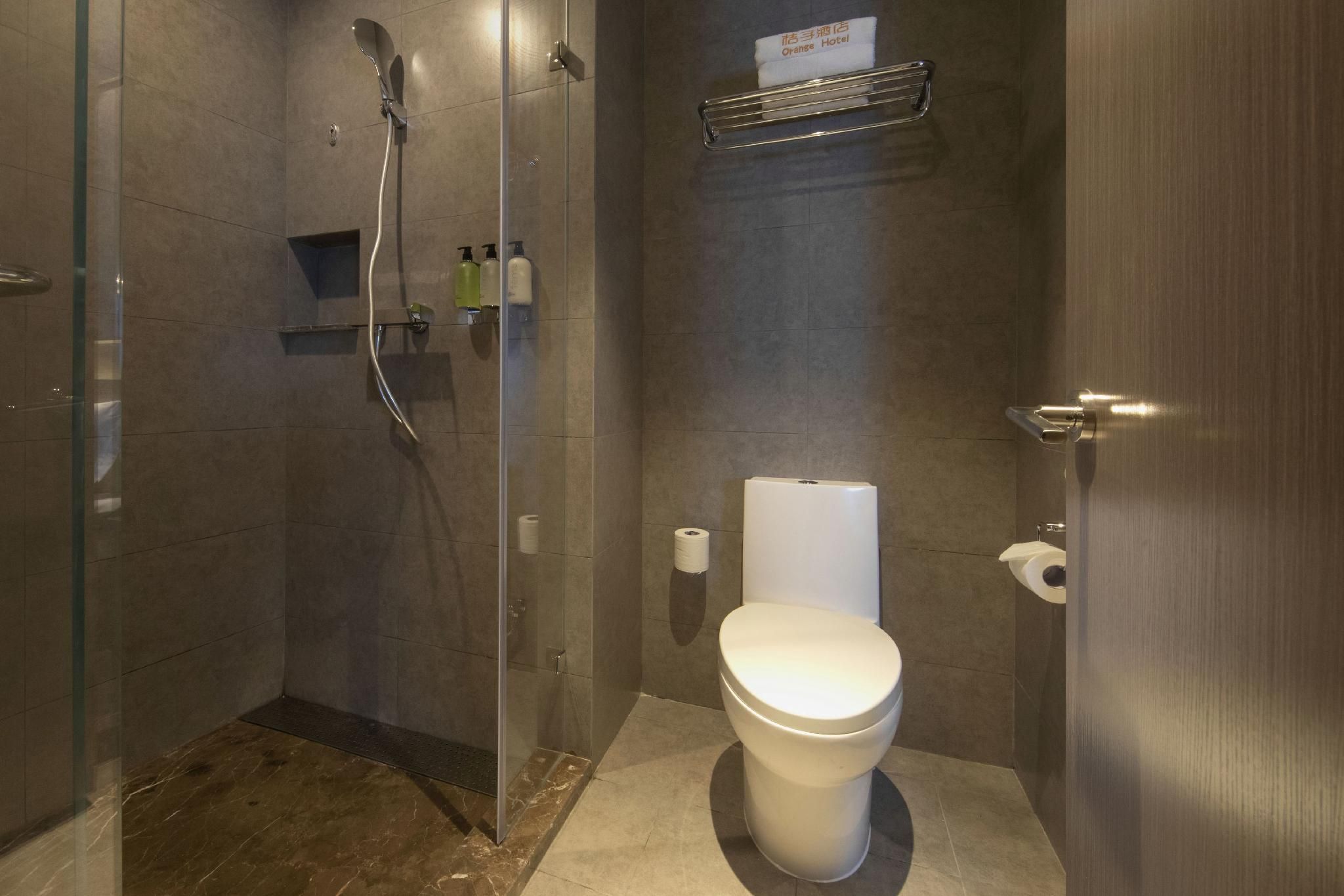 Orange Hotel Shangri-La Ancient City Business Family 3