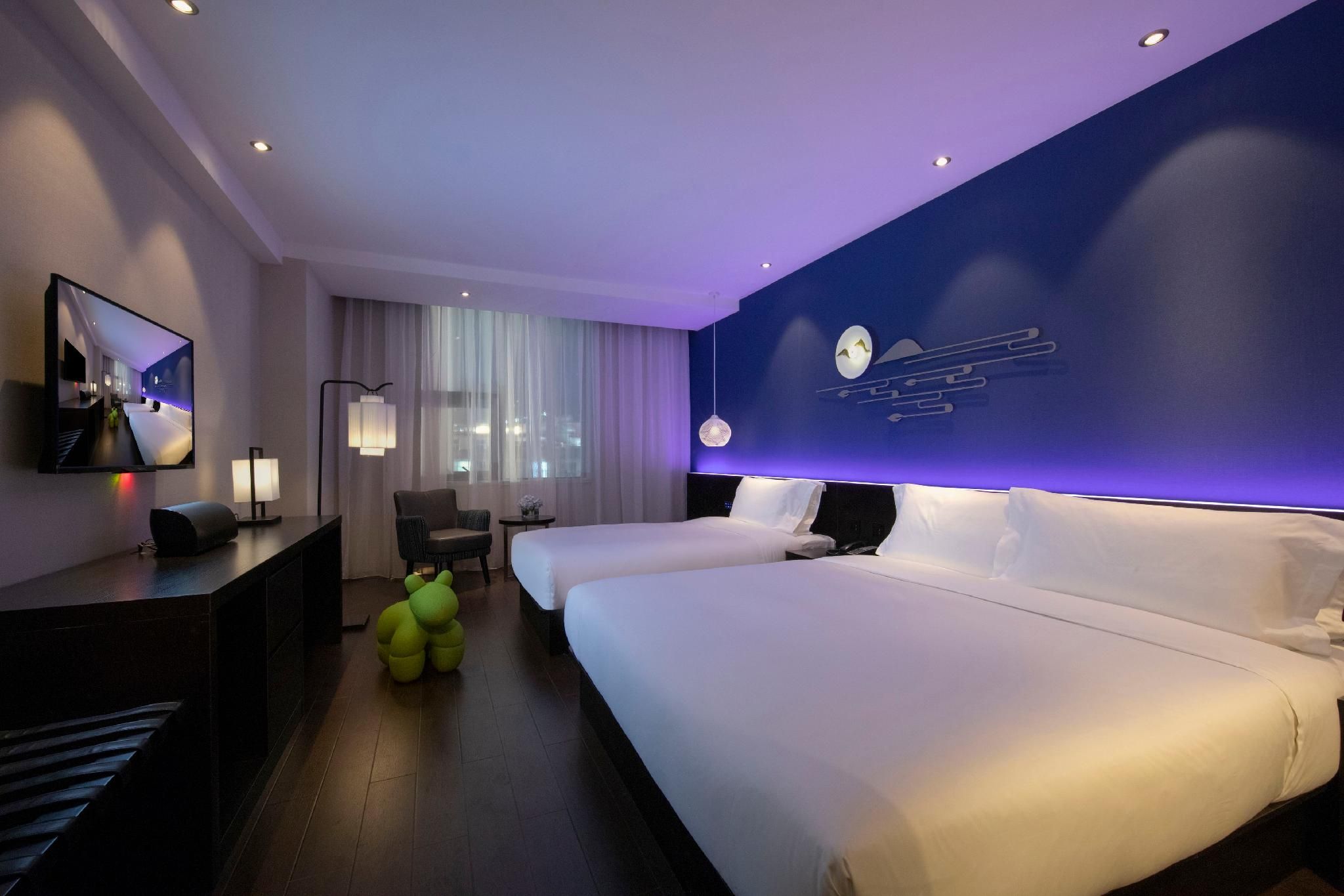 Orange Hotel Shangri-La Ancient City Business Family 2