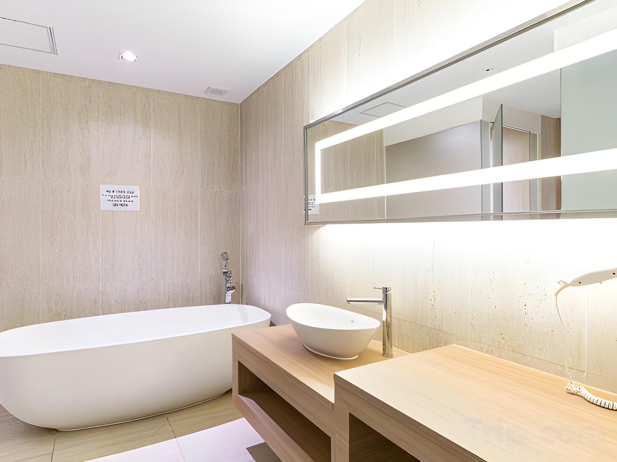 Business Design Hotel LUV Deluxe Double Room 3