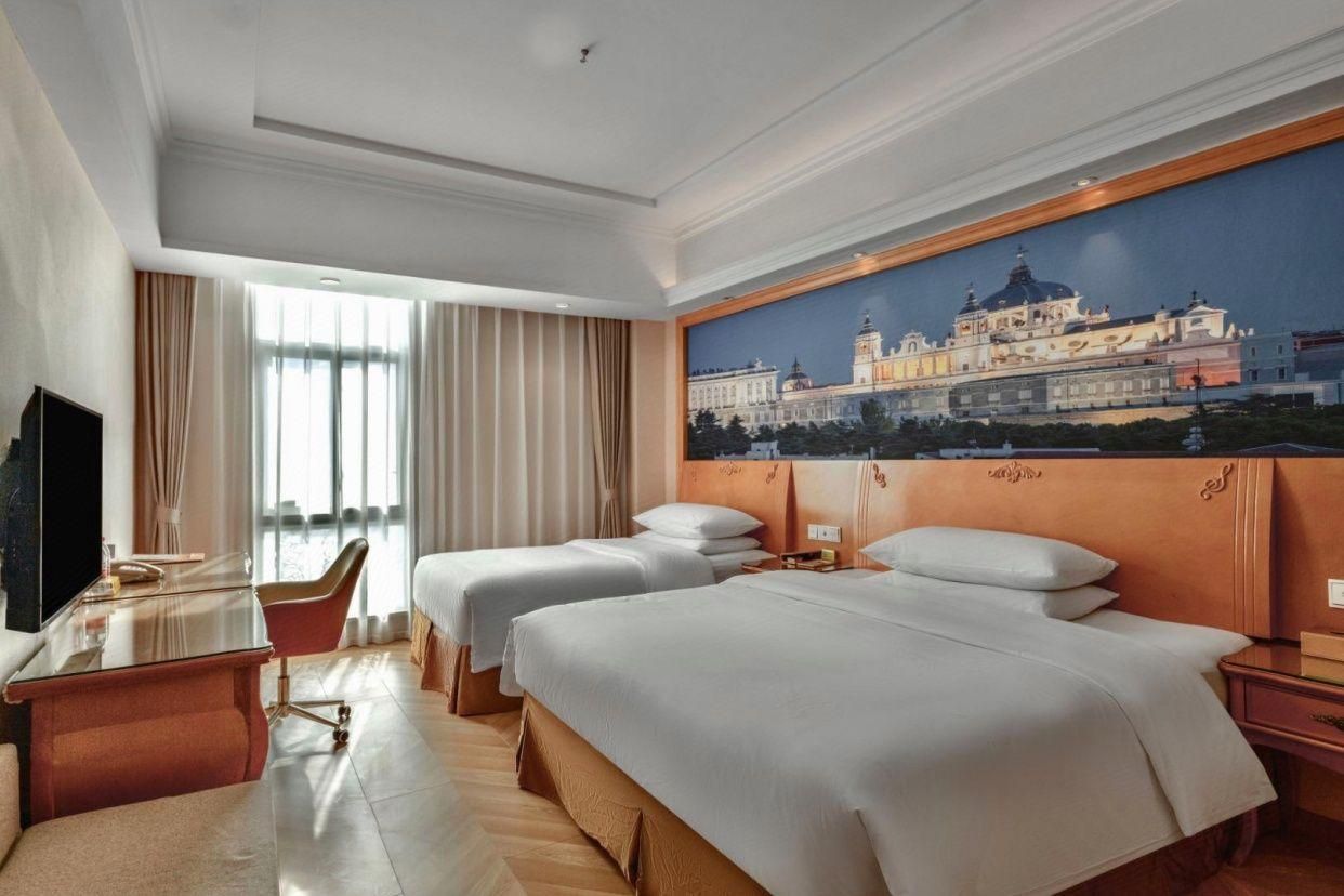 Vienna Hotel Yunnan Shangri-La Ancient City Deluxe Family Room