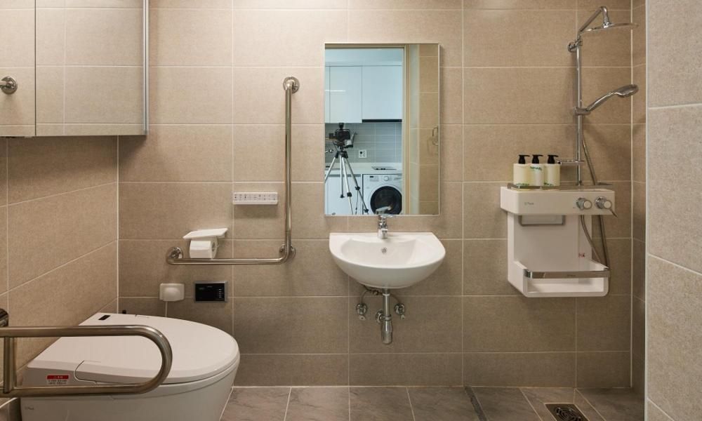 Accessible: 1 Bed Queen