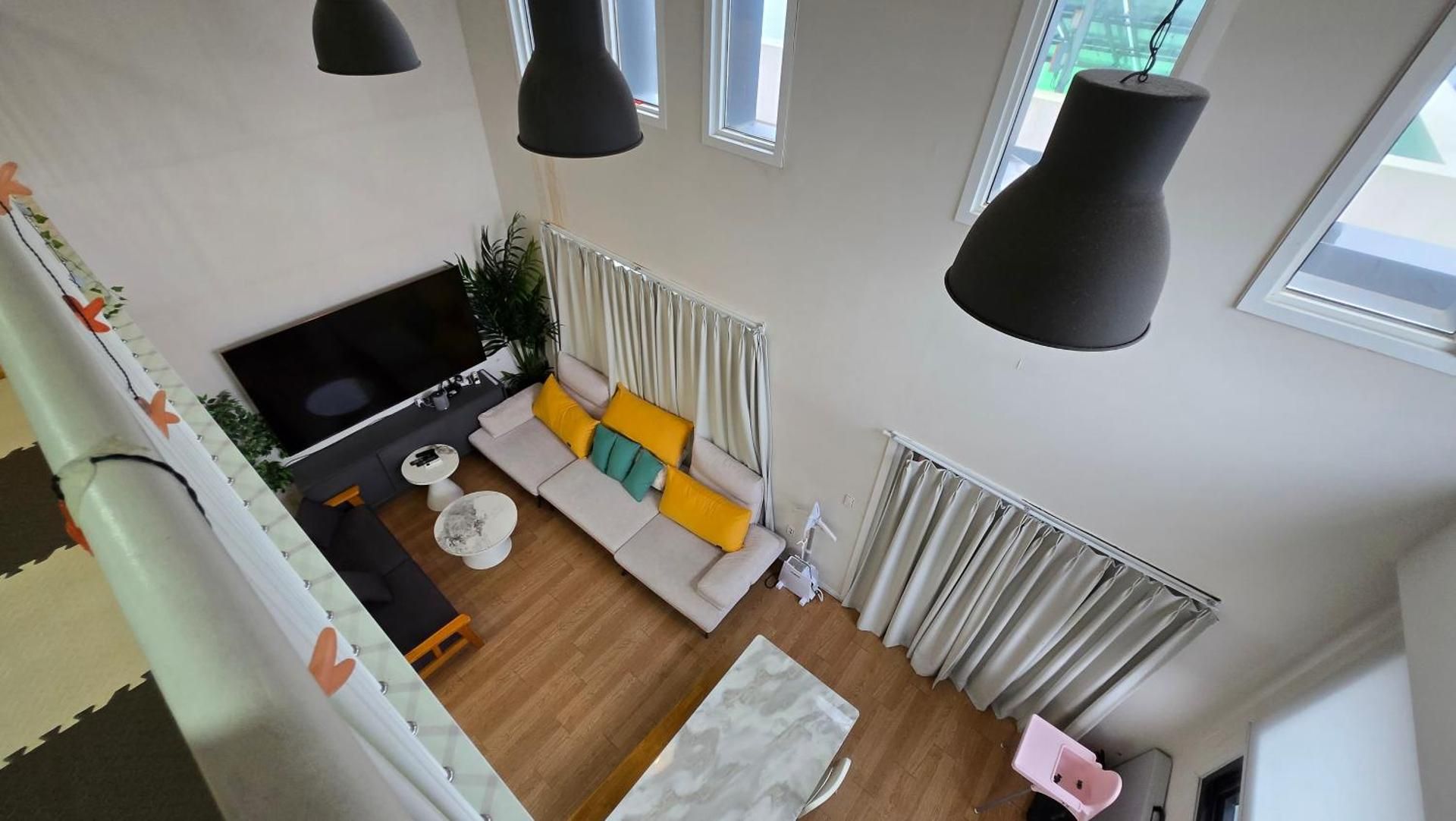 Shared lounge/TV area