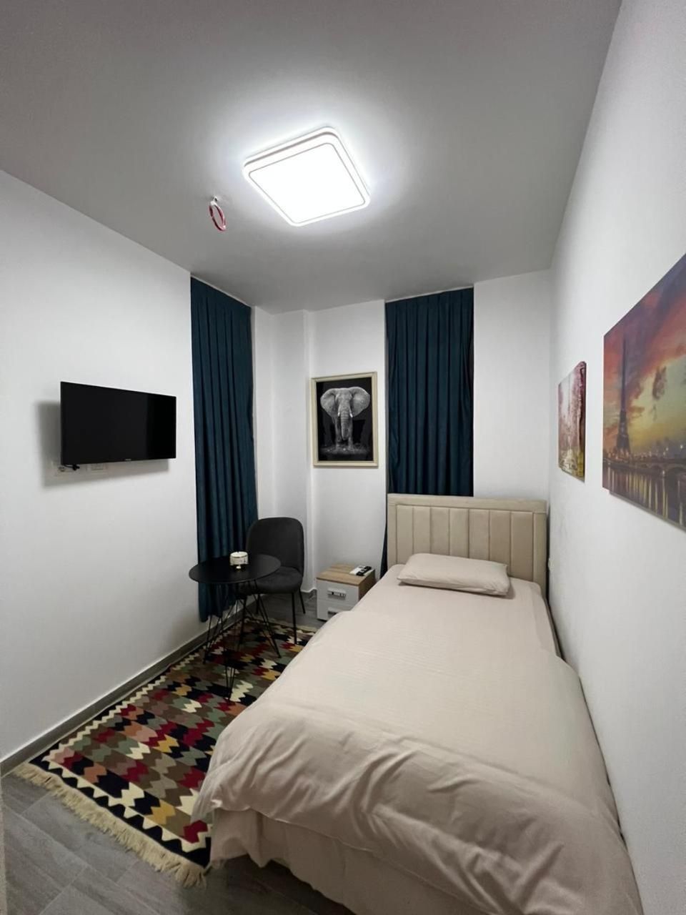 BS Hotel  Deluxe Single Room