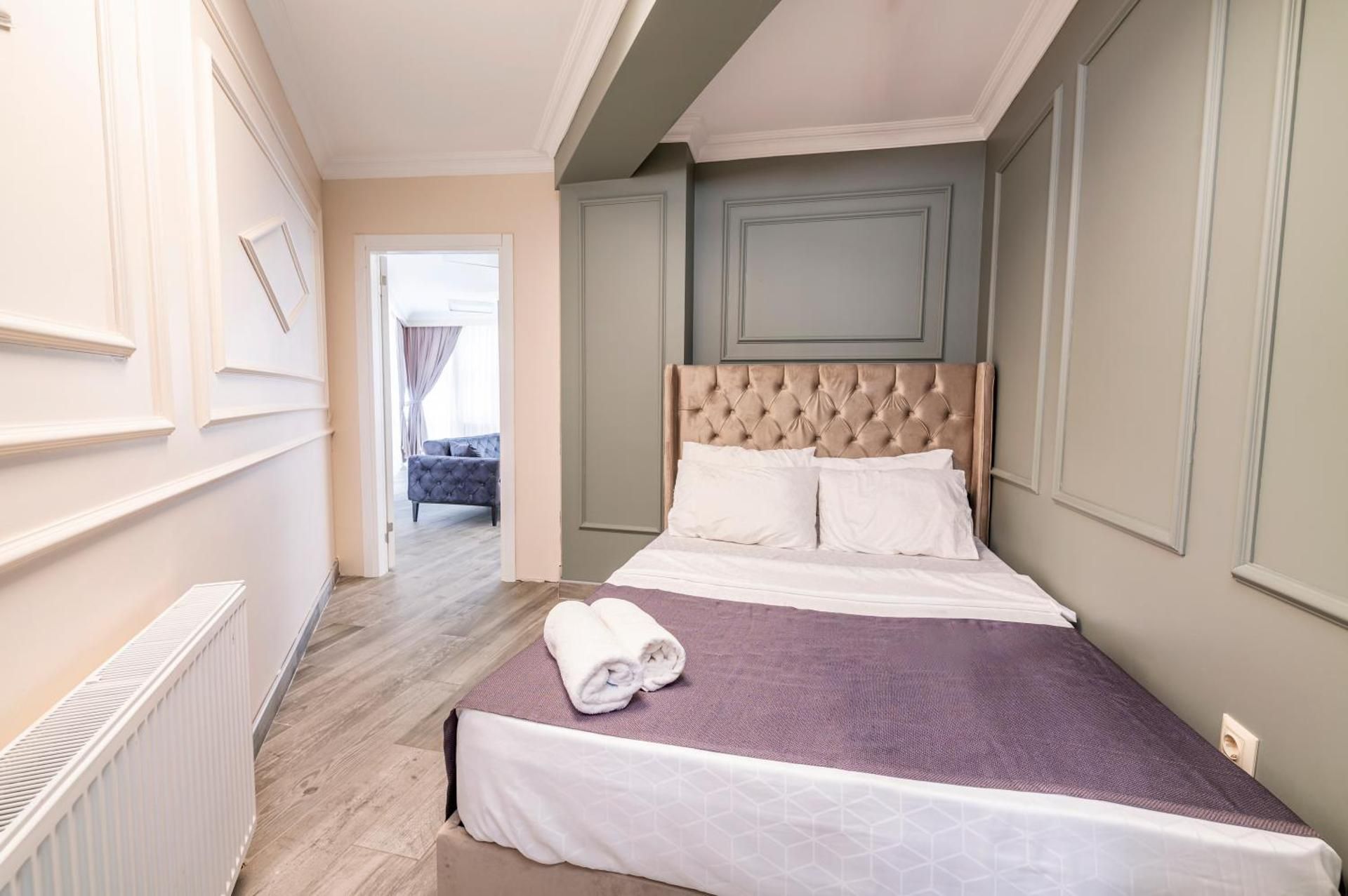 Arena Luxury Hotels Deluxe Suite