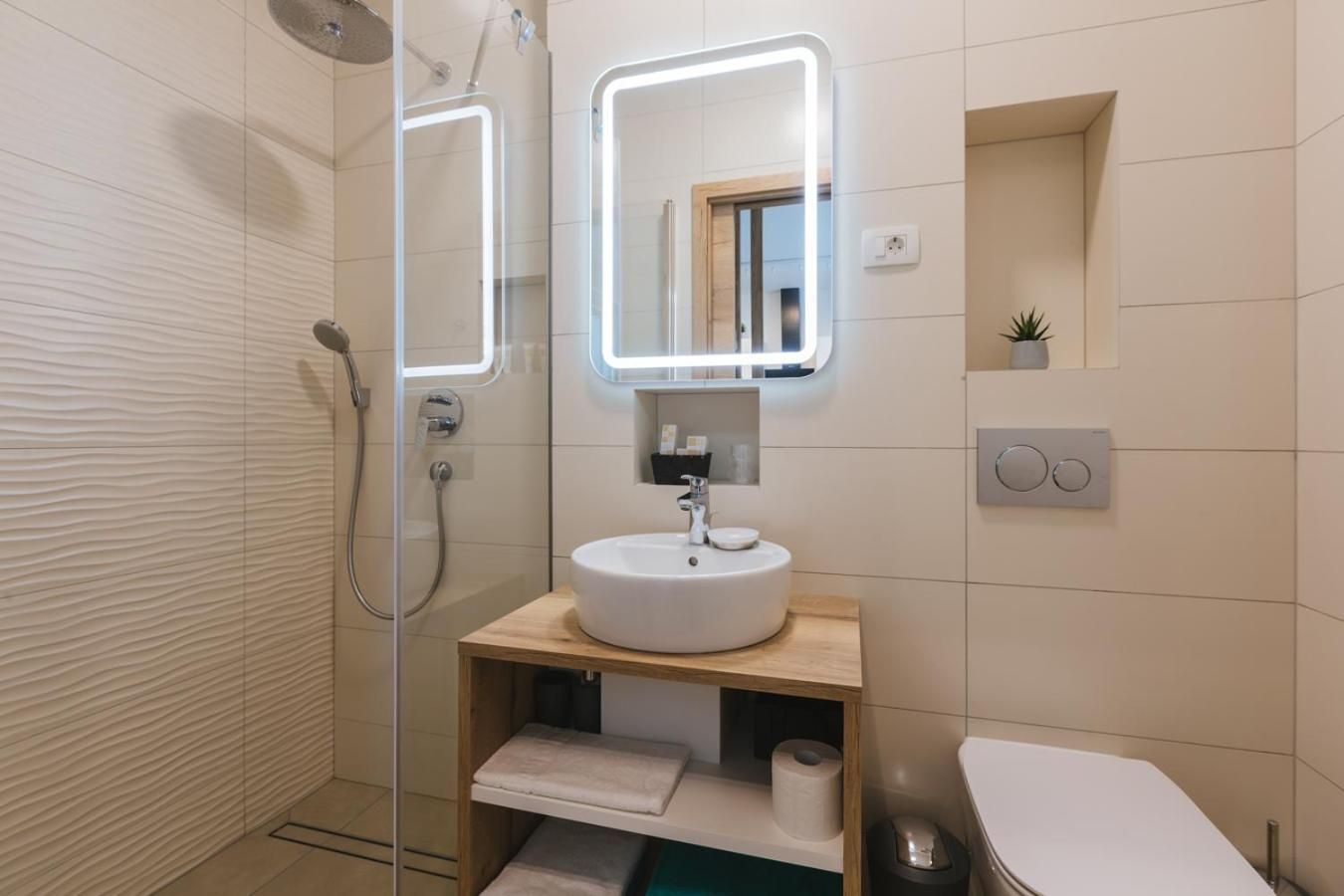 Vila Rina Apartment with Balcony