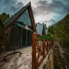 Waterfall suit bungalov