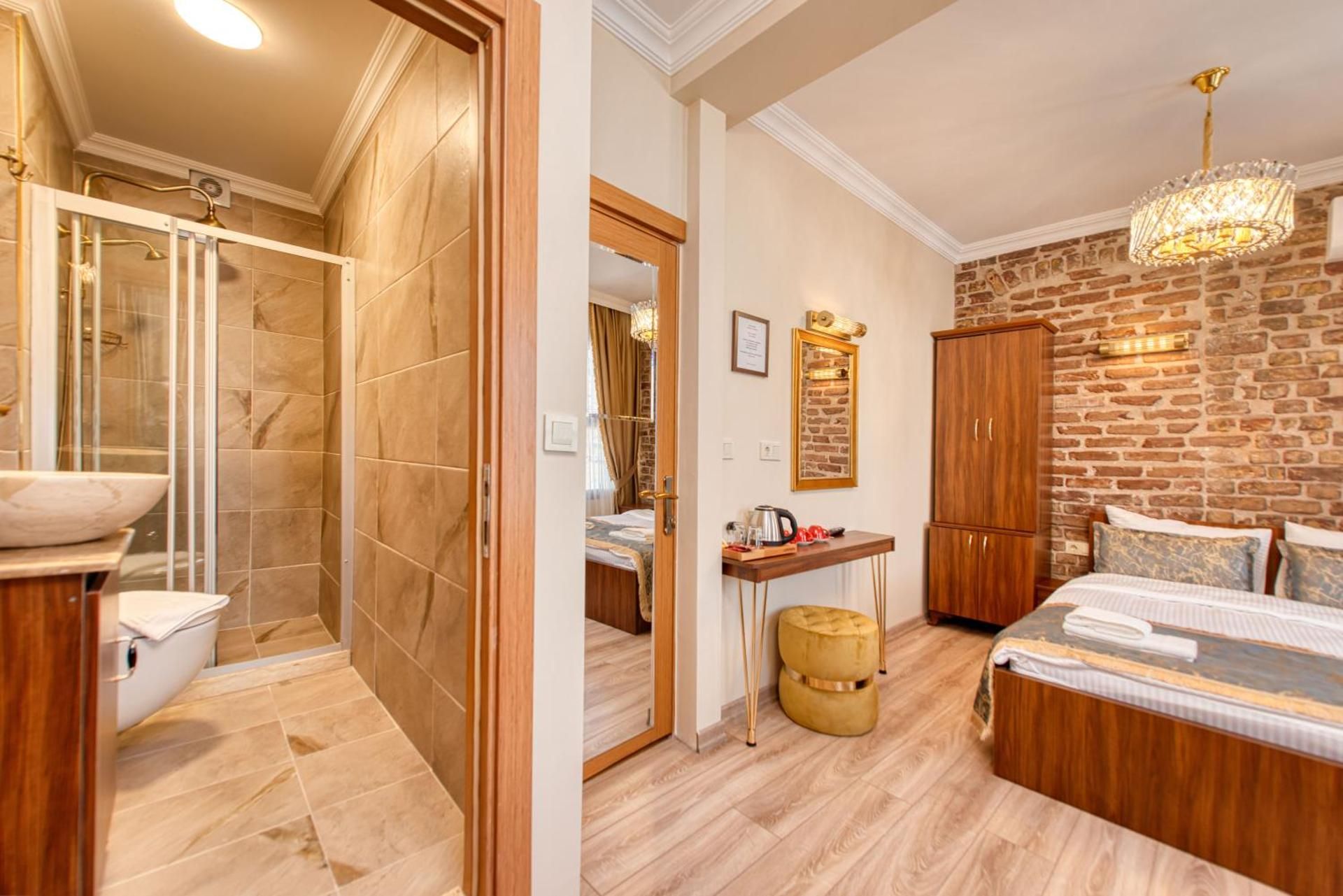 Brown 2 Mansion Oldcity Superior Double Room 3