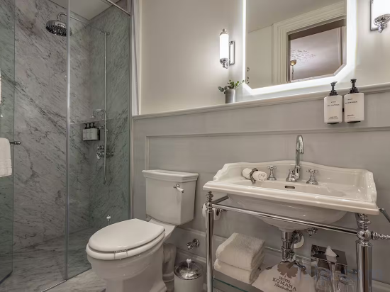 Hotel Komana Binbirdirek Florantine Chamber Queen Room