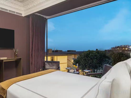 Mulberry Chamber Deluxe Room