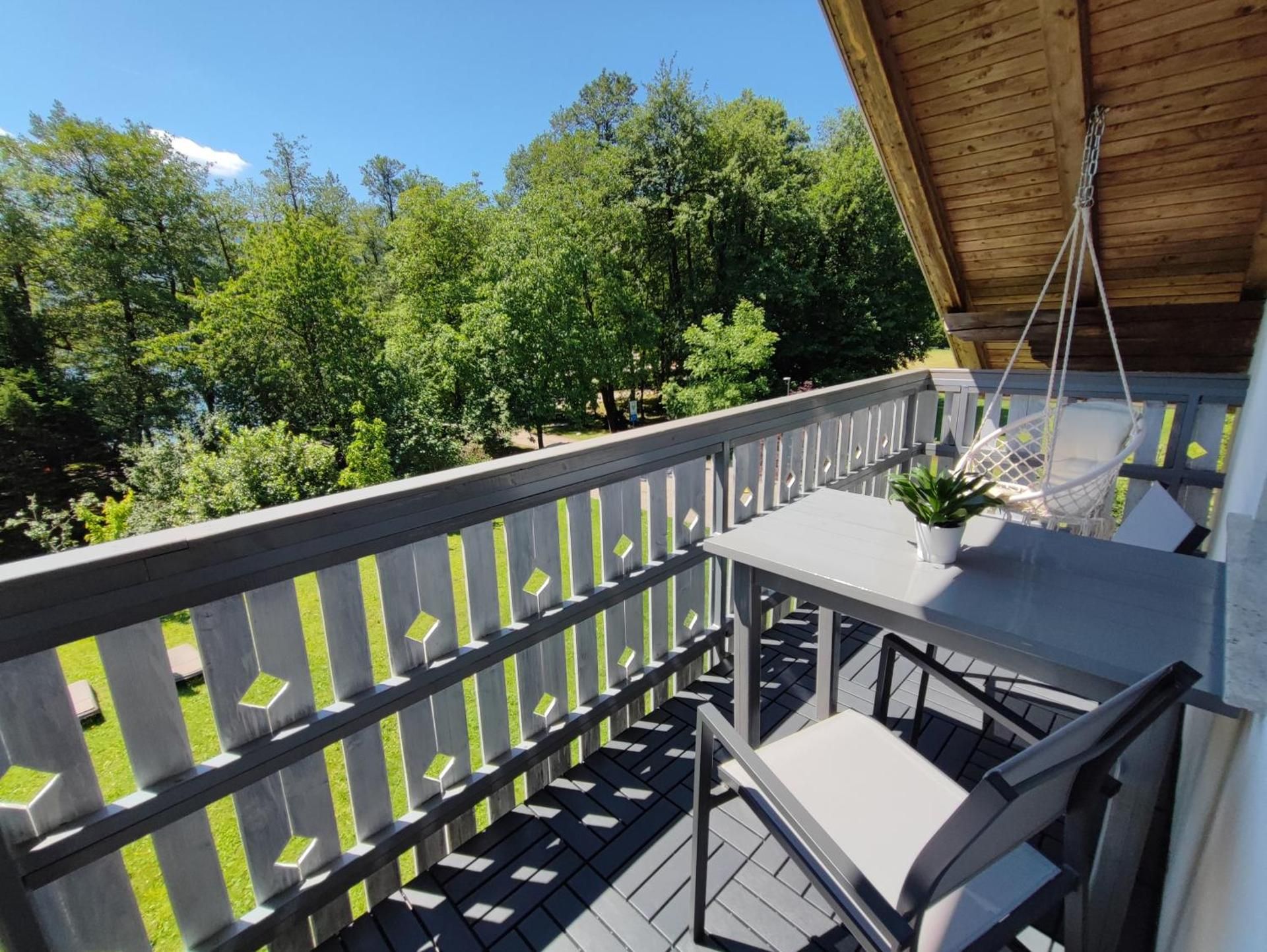 Lake House Sebanc One-Bedroom Apartment with Balcony and Lake View 9