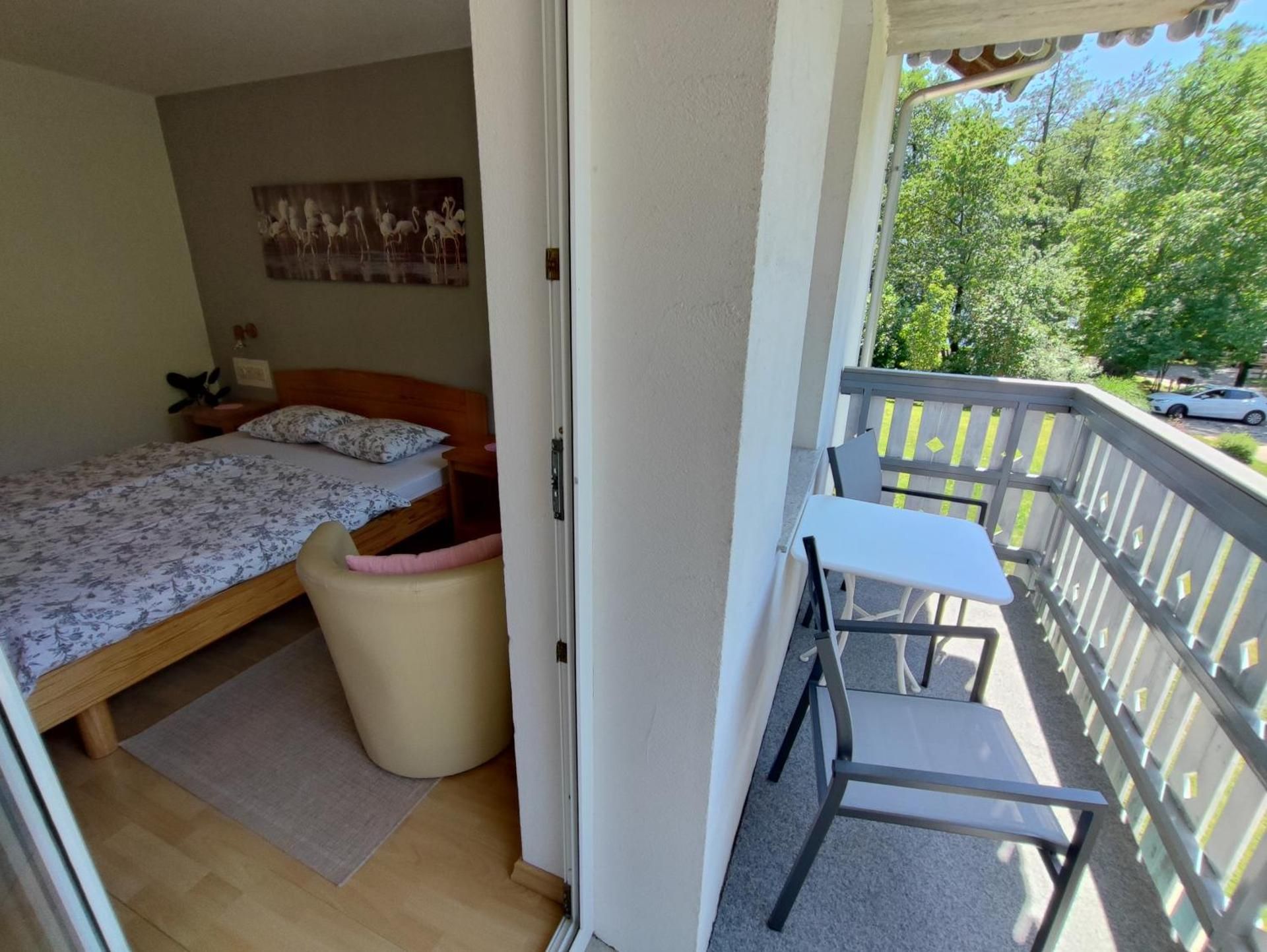 Double Room with Balcony and Garden View