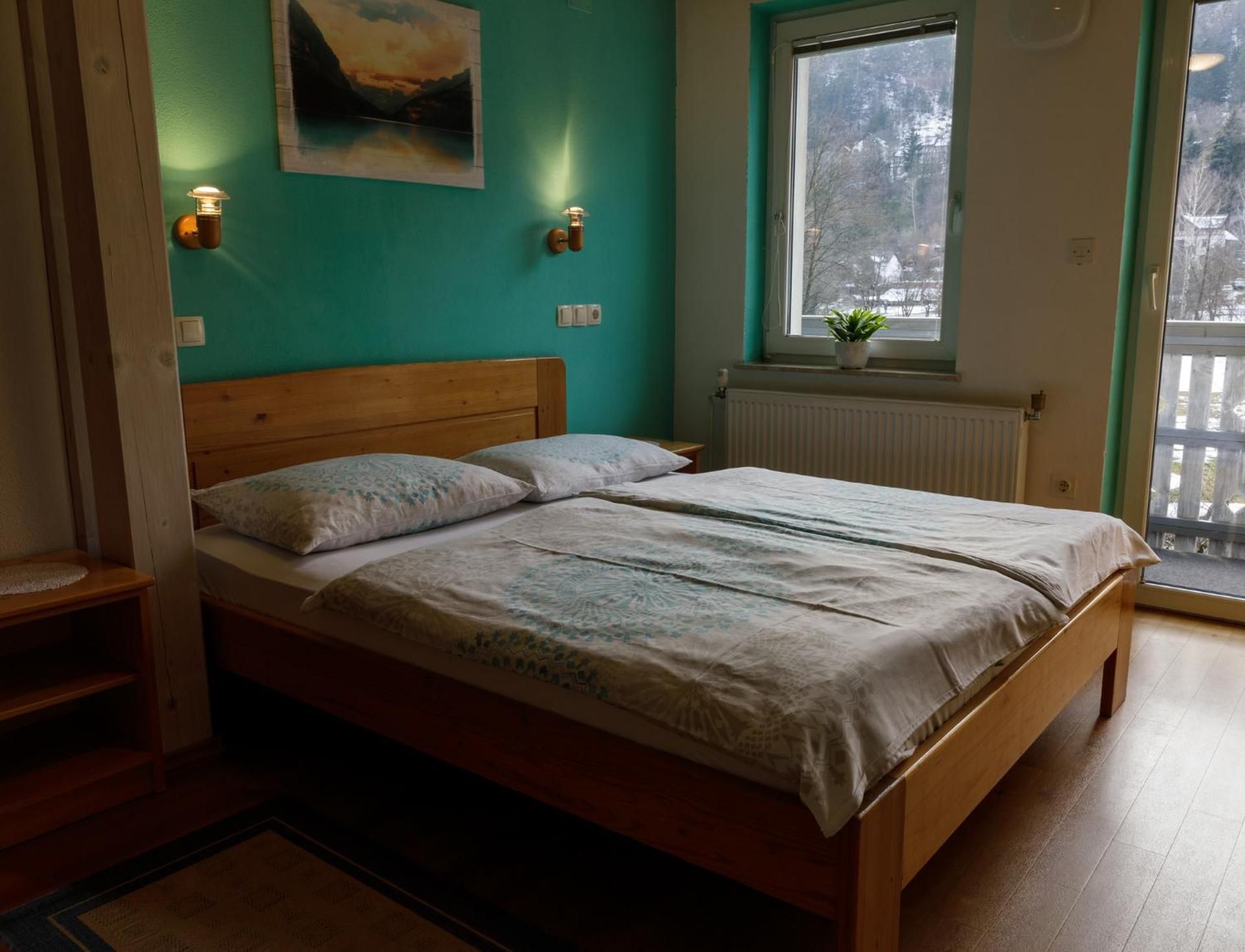 Lake House Sebanc One-Bedroom Apartment with Balcony and Lake View 5