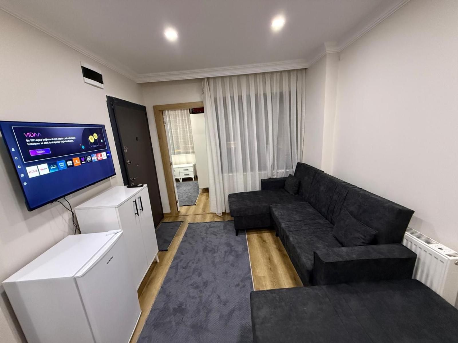 Shared lounge/TV area