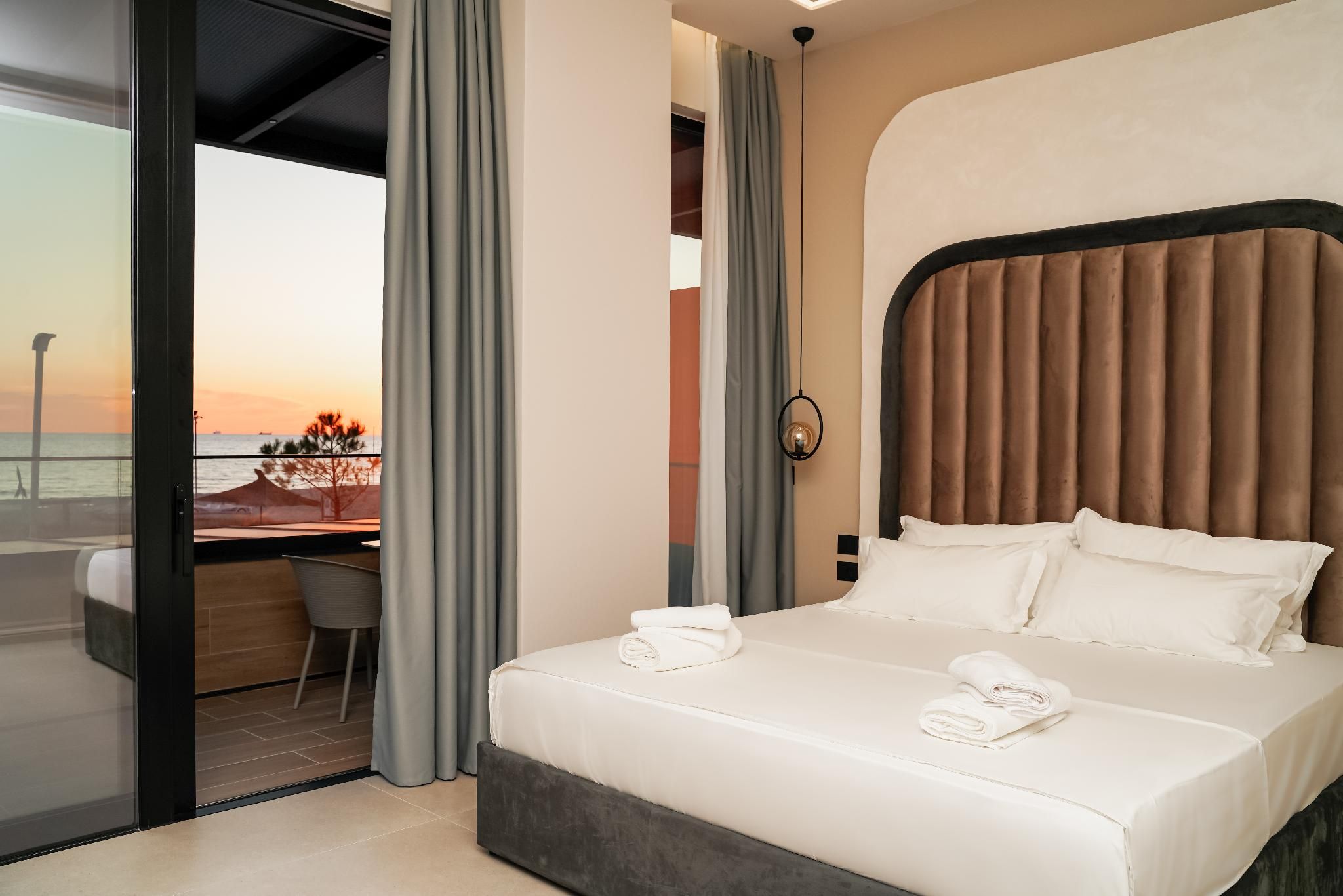 Diamar Suites Deluxe Double Room with Balcony and Sea View