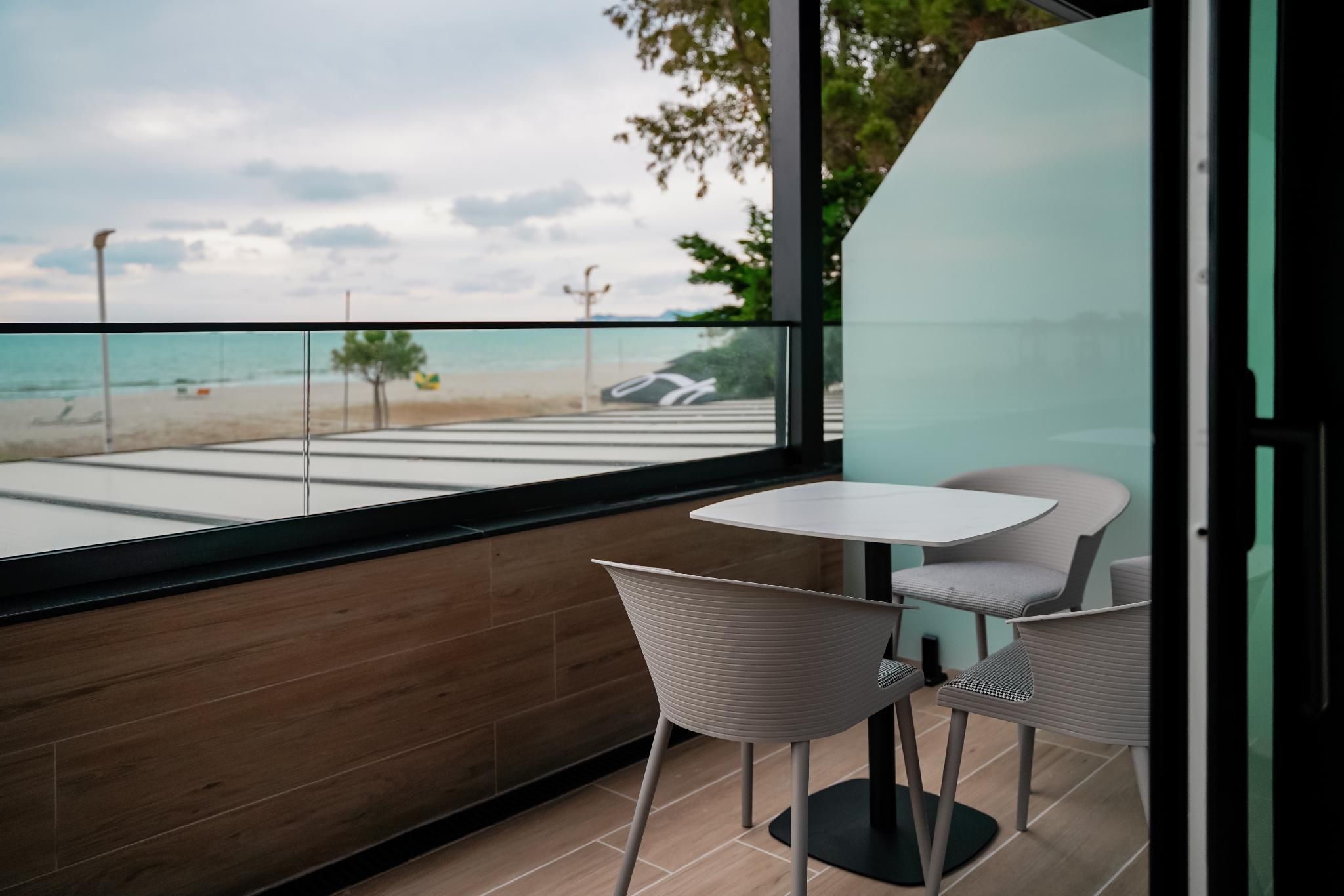 Deluxe Triple Sea View