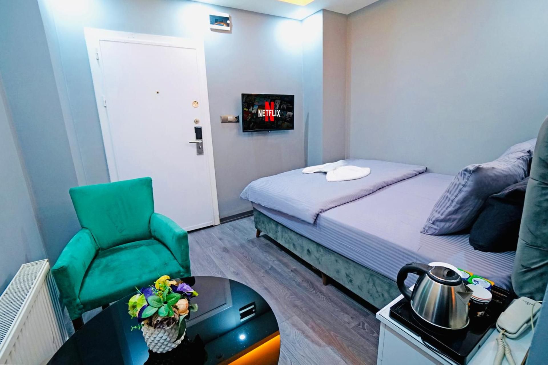 Cevas Suite Hotel Single Room with Private Bathroom 2