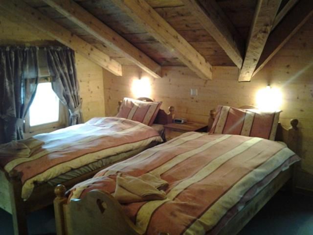 Chalet Suisse Bed and Breakfast Twin Room with Mountain View