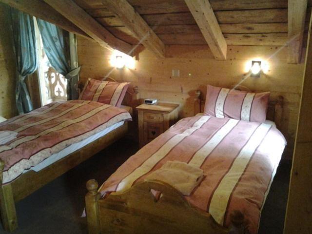 Chalet Suisse Bed and Breakfast Twin Room with City View