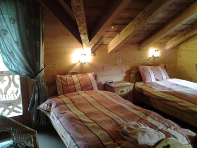 Chalet Suisse Bed and Breakfast Twin Room with City View 2