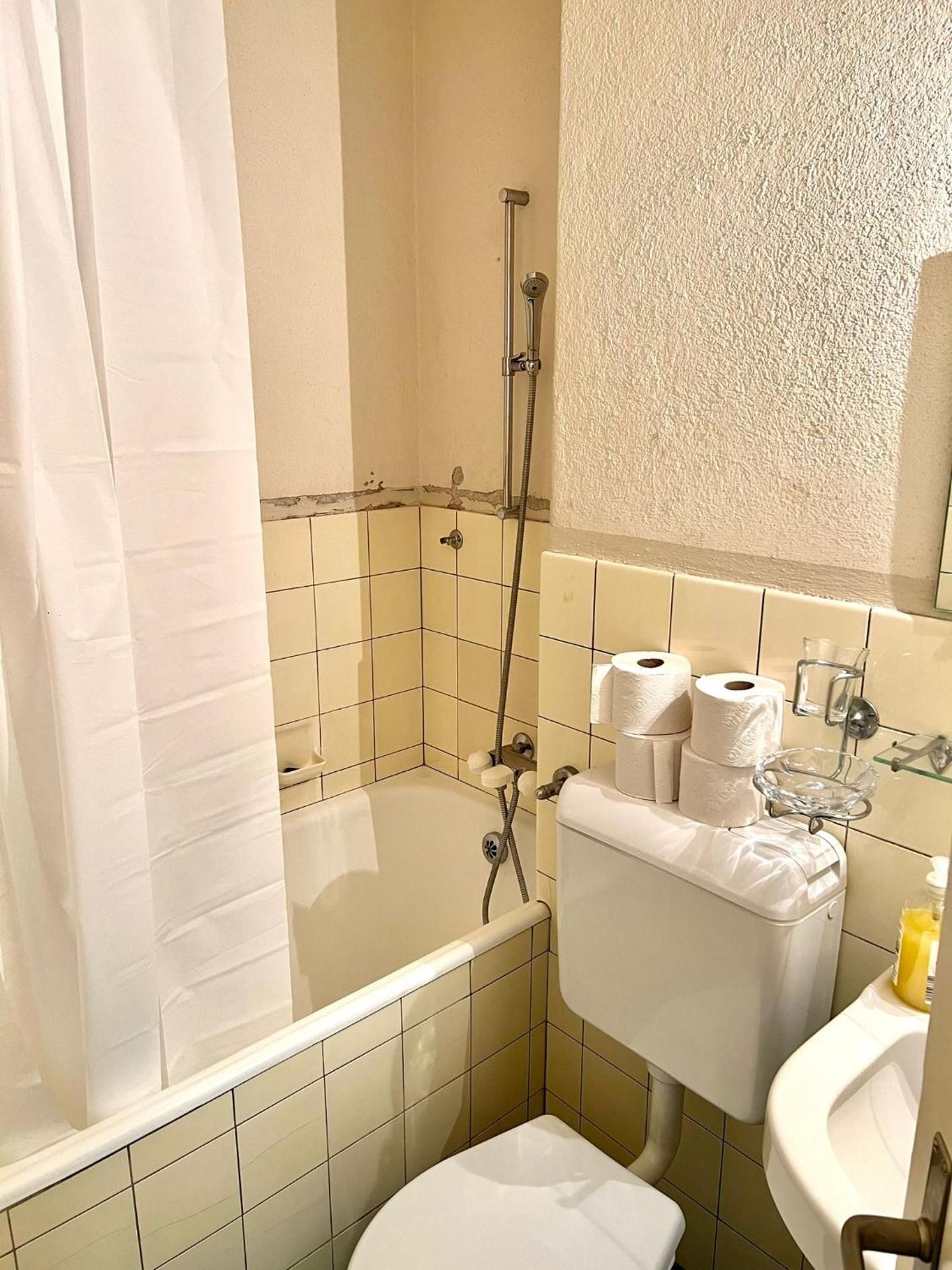 Downtown Flats, Lake Lucerne One-Bedroom Apartment 2