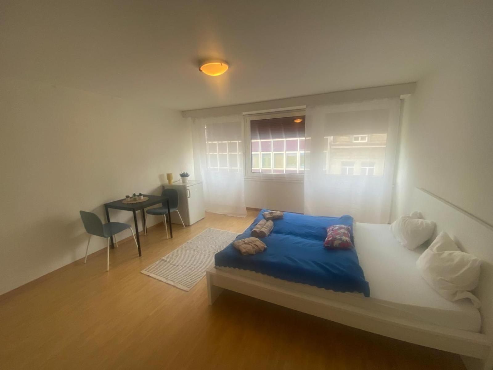 Downtown Flats, Lake Lucerne One-Bedroom Apartment