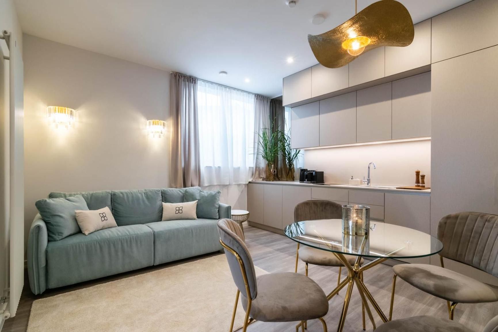 Cube - Deluxe King Suite (First Floor)