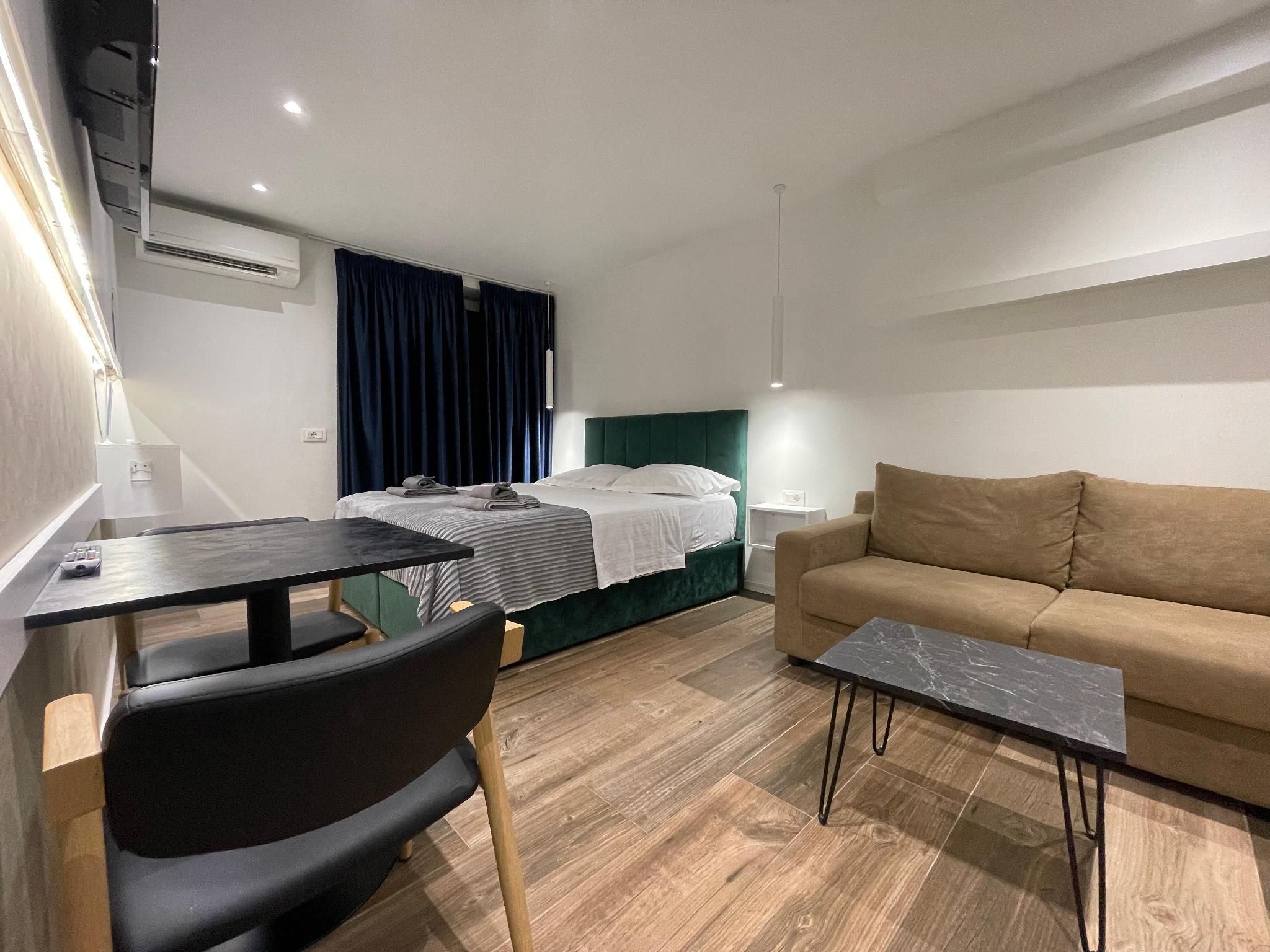 Enjoy Travel Le petite Central Studio Apartments Studio Apartment 2