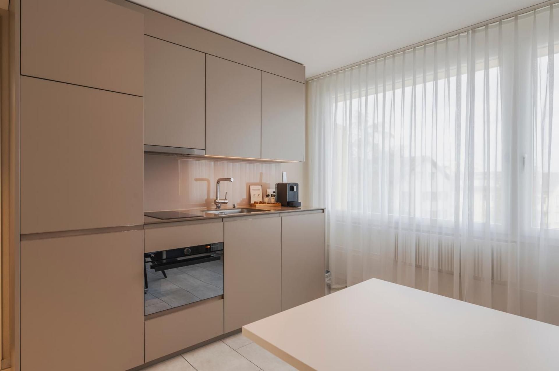 Amanthos Living Zurich Airport Sky Suite 2