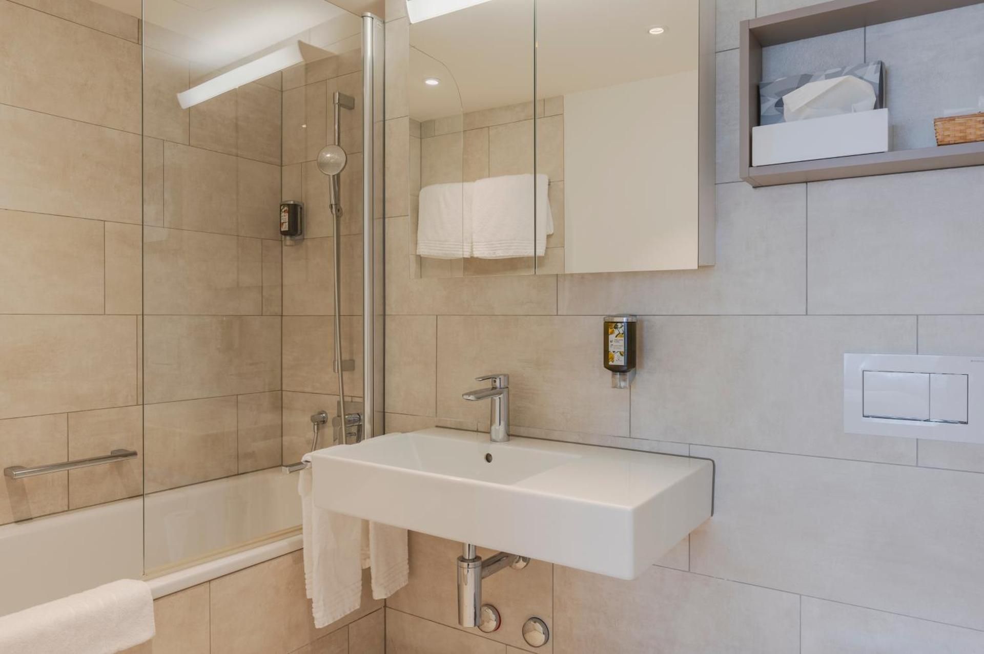 Amanthos Living Zurich Airport Sky Suite