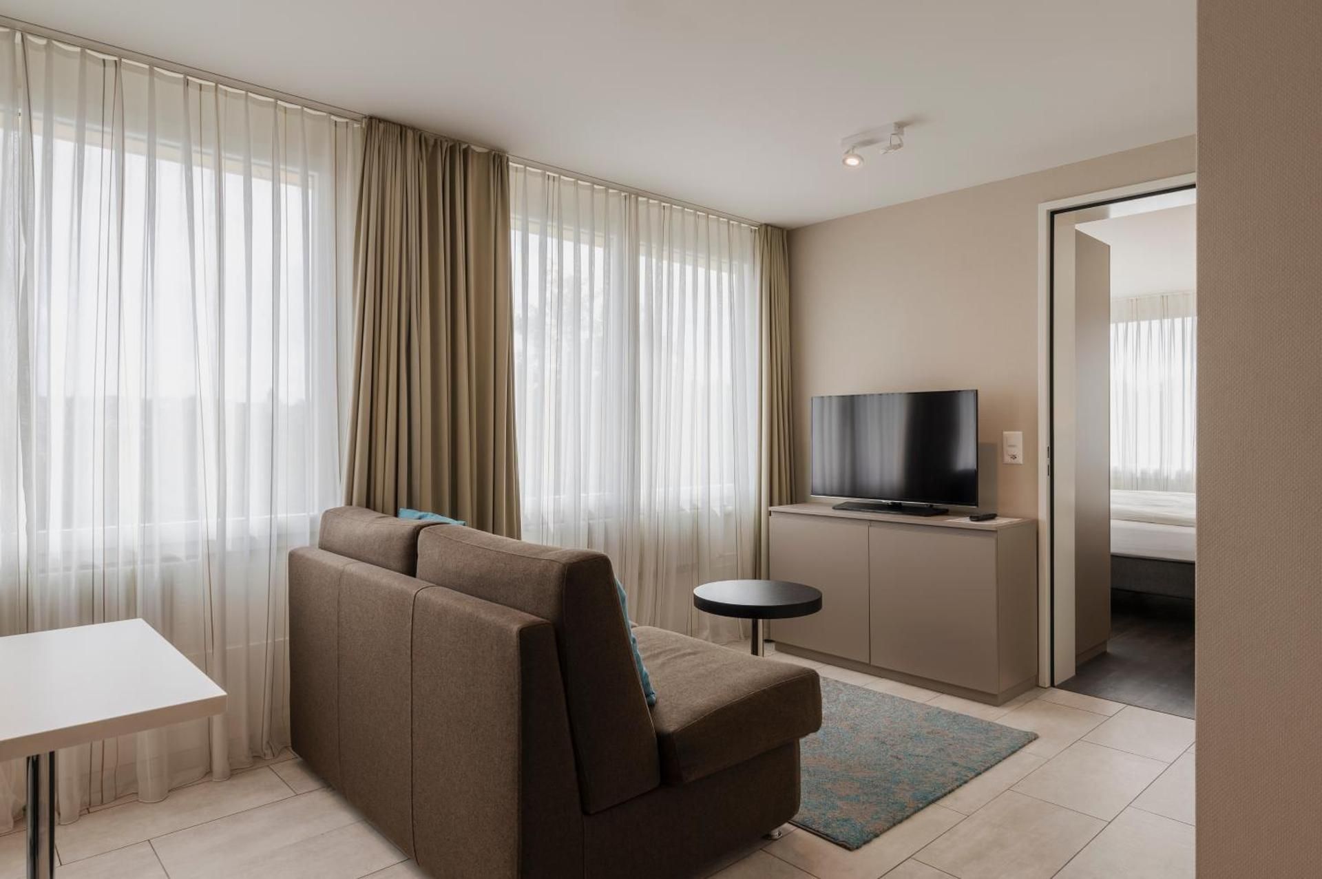 Amanthos Living Zurich Airport Business Suite 3